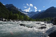 95 Le acque disciolte del ghiaccciao scorrono a valle